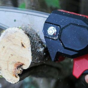 Revolutionize Your Outdoor Maintenance with the WoodRanger Mini Chainsaw!